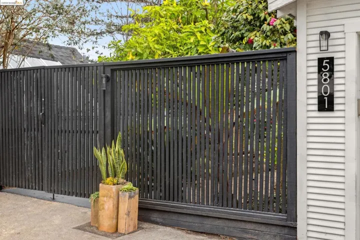 5801 Nottingham Dr, Oakland, California 94611