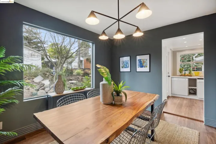 5801 Nottingham Dr, Oakland, California 94611