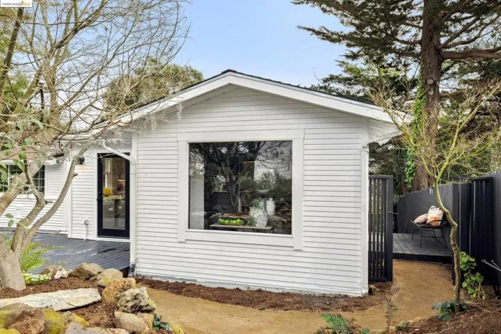 5801 Nottingham Dr, Oakland, California 94611