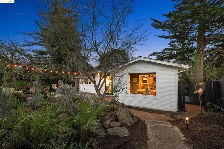 5801 Nottingham Dr, Oakland, California 94611