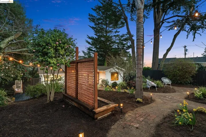 5801 Nottingham Dr, Oakland, California 94611