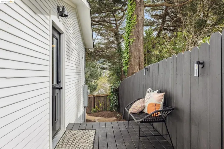 5801 Nottingham Dr, Oakland, California 94611