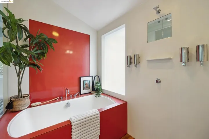 5801 Nottingham Dr, Oakland, California 94611
