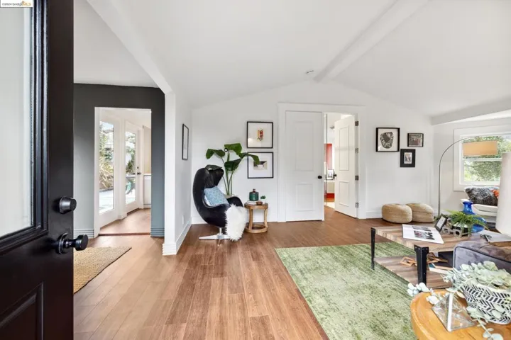5801 Nottingham Dr, Oakland, California 94611