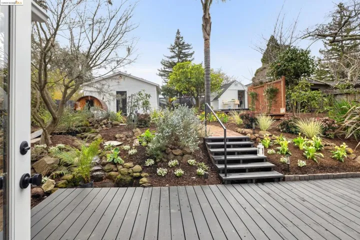 5801 Nottingham Dr, Oakland, California 94611