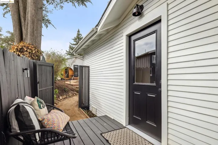 5801 Nottingham Dr, Oakland, California 94611
