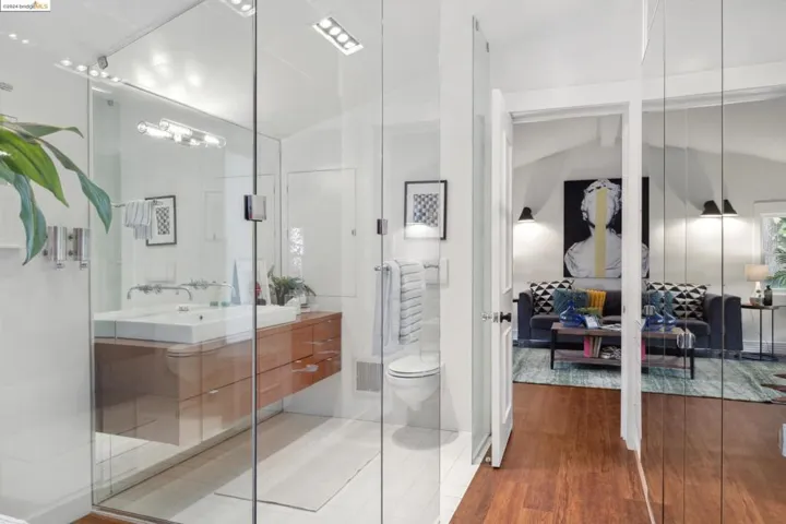 5801 Nottingham Dr, Oakland, California 94611