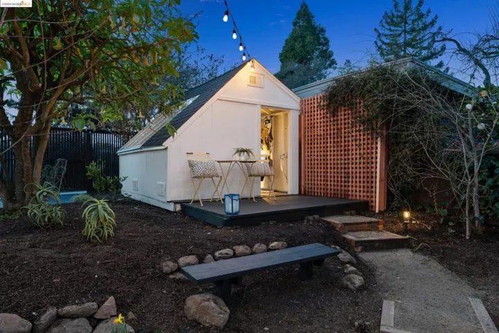 5801 Nottingham Dr, Oakland, California 94611