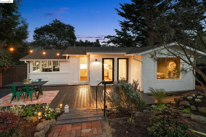 5801 Nottingham Dr, Oakland, California 94611