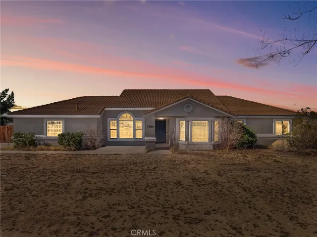 15500 Pohez Road, Apple Valley, California 92307