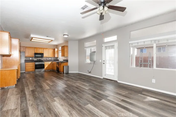 8953 Glenwood Avenue, Hesperia, California 92344