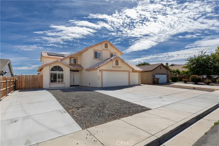 8953 Glenwood Avenue, Hesperia, California 92344