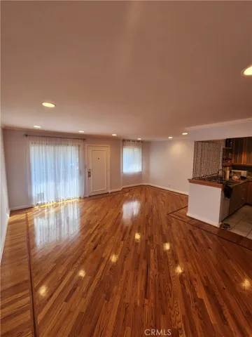 14837 Sherman Way 7, Van Nuys, California 91405