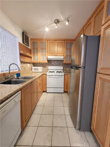 14837 Sherman Way 7, Van Nuys, California 91405