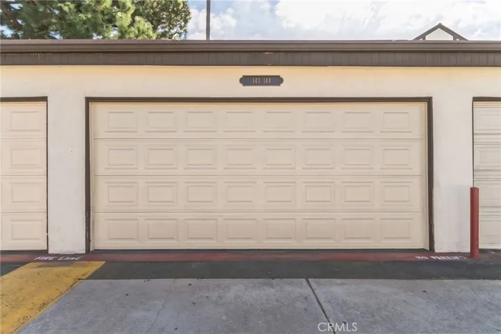 2-car detached garage