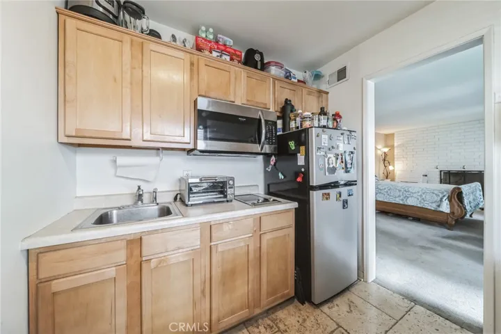 Master bedroom suite with separate entrance and gas fireplace (2nd Floor) kitchenette #2