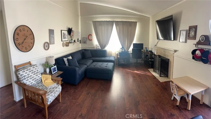Spacious Livingroom