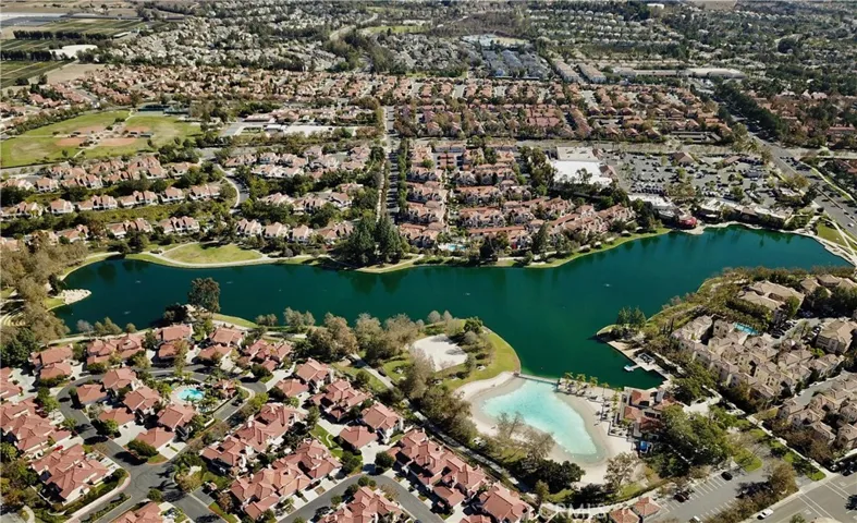 Rancho Santa Margarita lake membership included