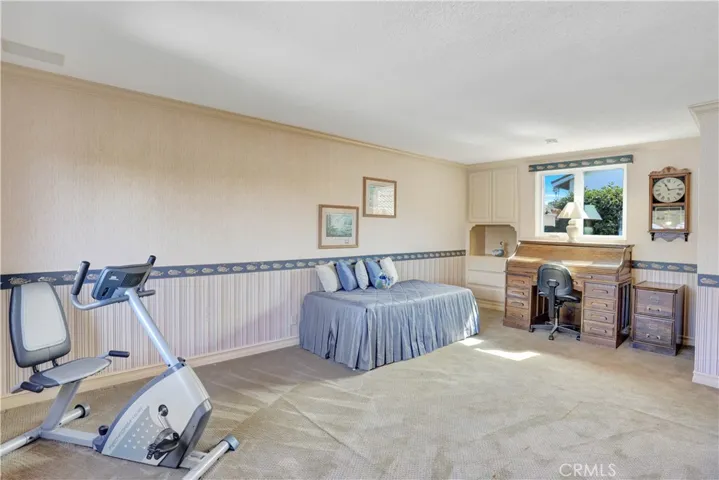 This bedroom is so big you could divide it into 2 rooms.