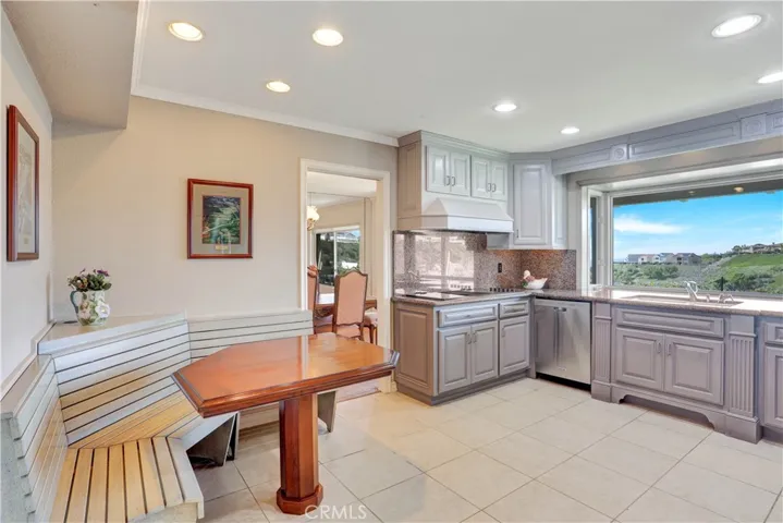 Built-in Banquette and Table.
