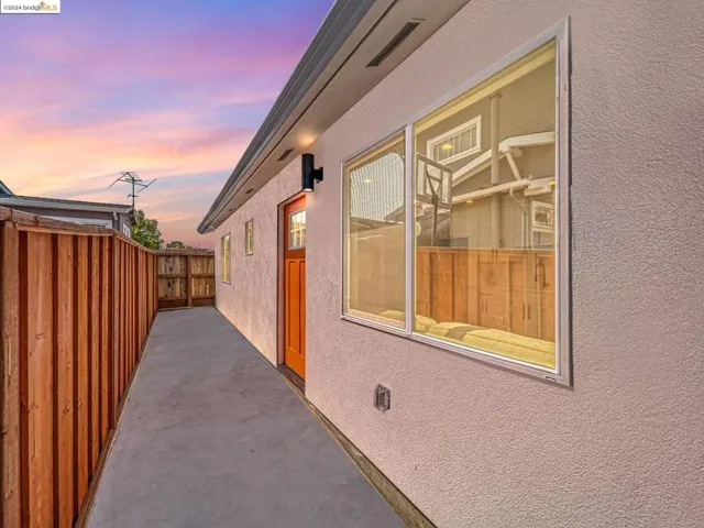 2039 42nd Ave, Oakland, California 94601