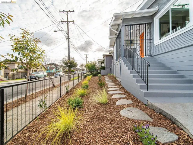 2039 42nd Ave, Oakland, California 94601