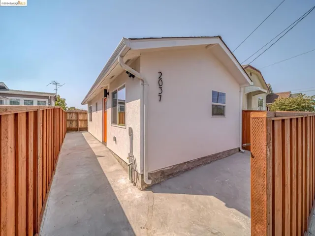 2039 42nd Ave, Oakland, California 94601