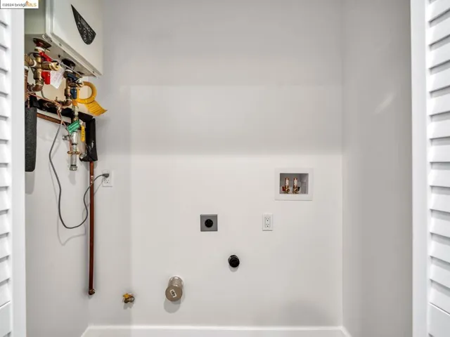 2039 42nd Ave, Oakland, California 94601