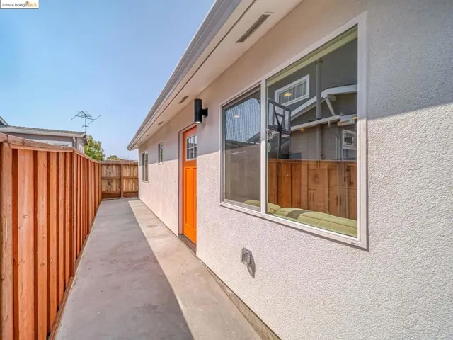 2039 42nd Ave, Oakland, California 94601