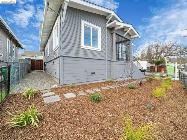 2039 42nd Ave, Oakland, California 94601