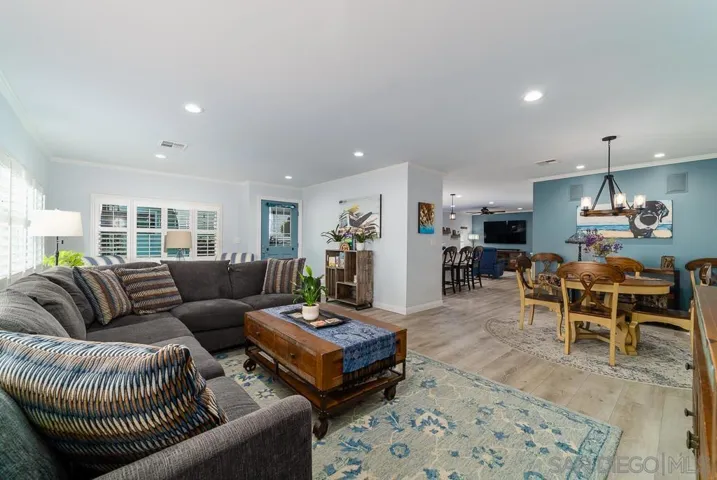 7257 San Luis St., Carlsbad, California 92011