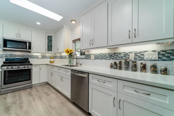 7257 San Luis St., Carlsbad, California 92011