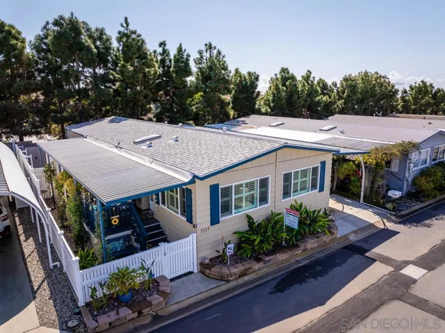 7257 San Luis St., Carlsbad, California 92011