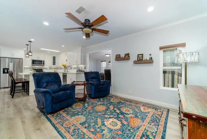 7257 San Luis St., Carlsbad, California 92011