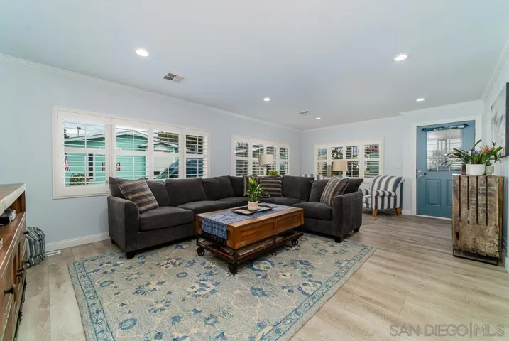 7257 San Luis St., Carlsbad, California 92011