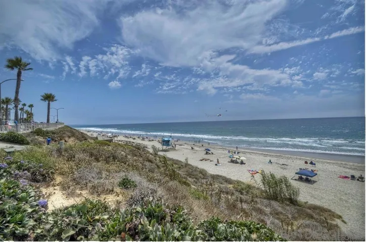 7257 San Luis St., Carlsbad, California 92011