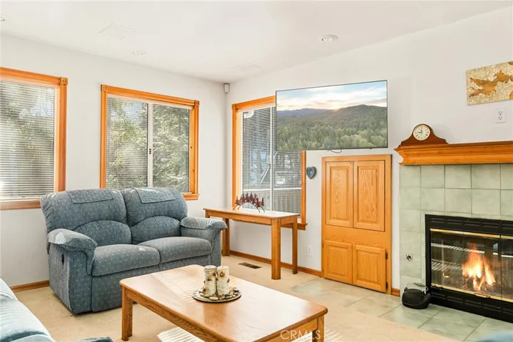 524 Merrimack Drive, Lake Arrowhead, California 92352