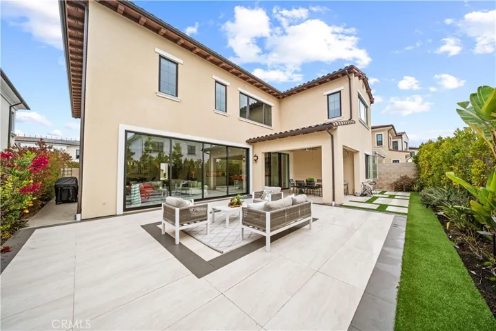 96 Interstellar, Irvine, California 92618