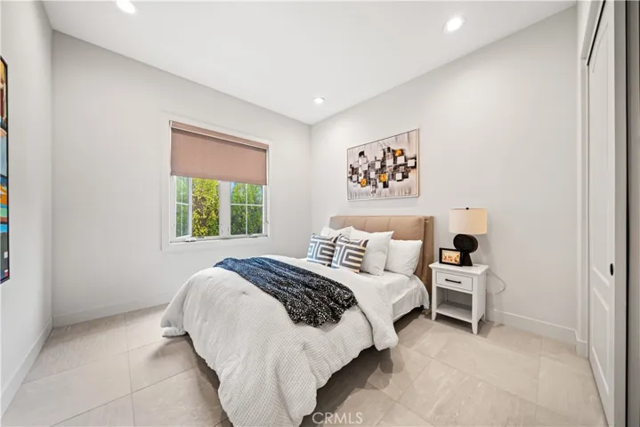 96 Interstellar, Irvine, California 92618