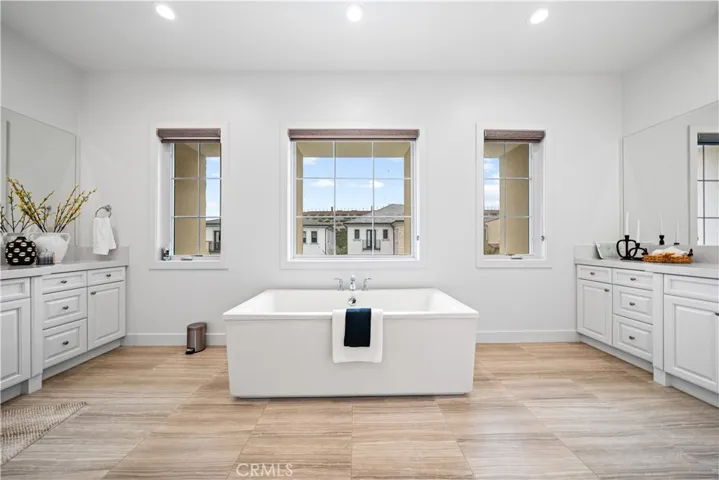 96 Interstellar, Irvine, California 92618