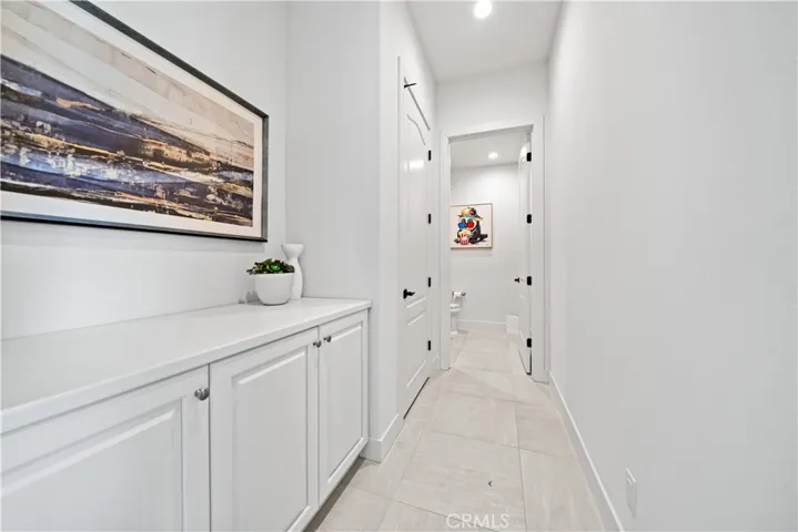 96 Interstellar, Irvine, California 92618
