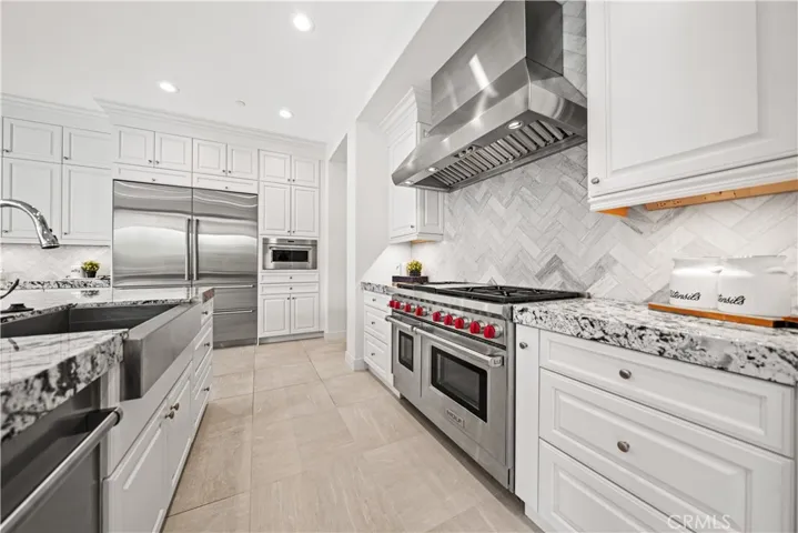 96 Interstellar, Irvine, California 92618