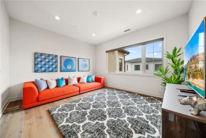 96 Interstellar, Irvine, California 92618