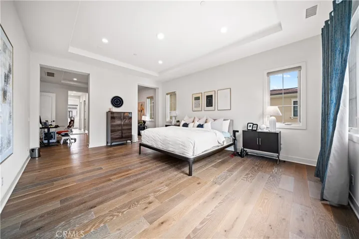 96 Interstellar, Irvine, California 92618