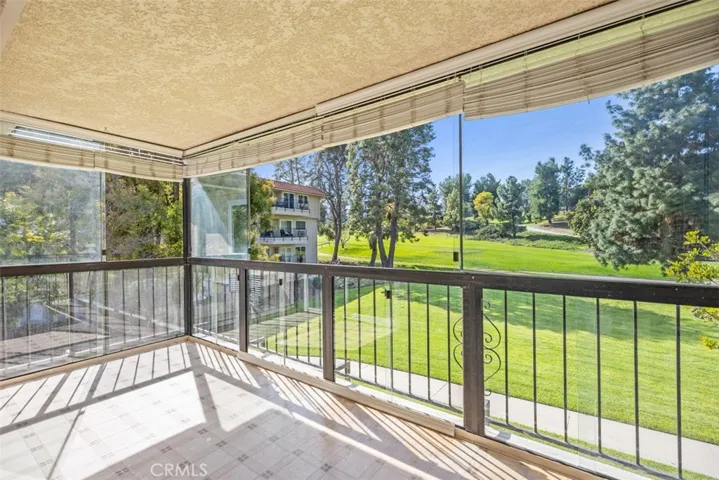 2392 Via Mariposa W 2e, Laguna Woods, California 92637