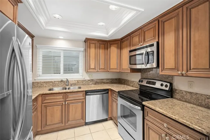 2392 Via Mariposa W 2e, Laguna Woods, California 92637