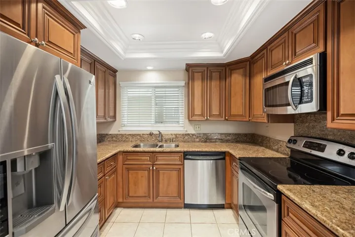 2392 Via Mariposa W 2e, Laguna Woods, California 92637