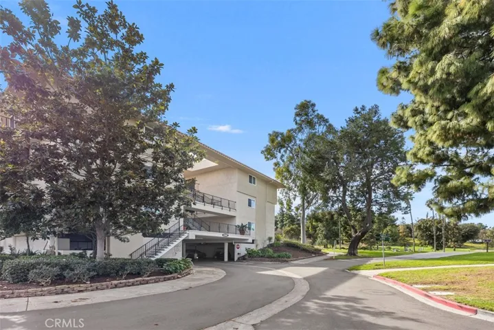 2392 Via Mariposa W 2e, Laguna Woods, California 92637