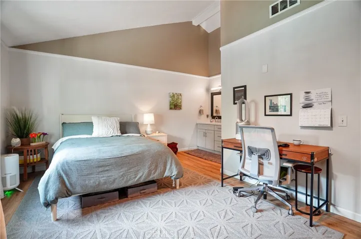 1610 S Mayflower Avenue B, Monrovia, California 91016