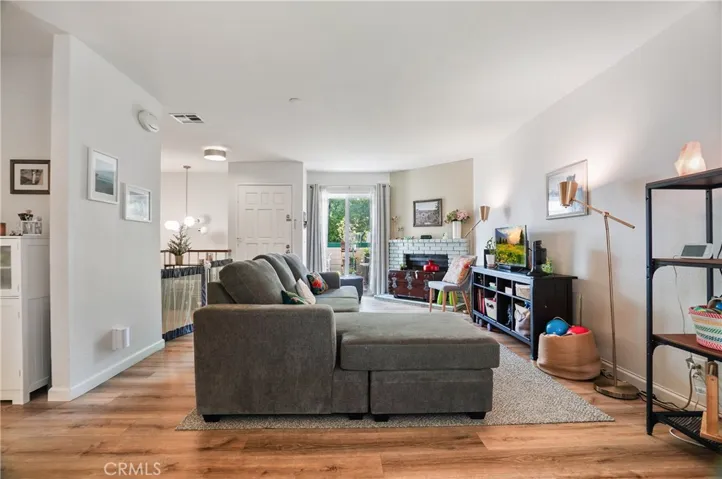 1610 S Mayflower Avenue B, Monrovia, California 91016